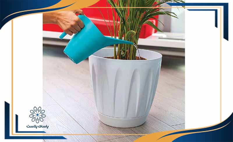 گلدان پلاستیکی سفید