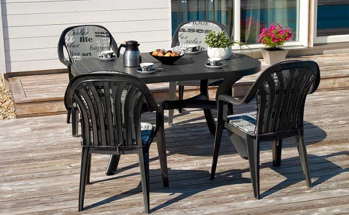 صندلی پلاستیکی باغی